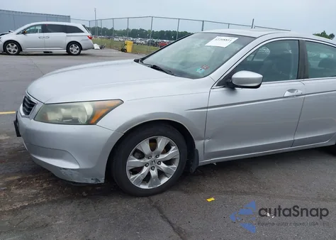 2010 Honda Accord 2.4 Ex-L из США, поврежденный, VIN 1HGCP2F85AA057275